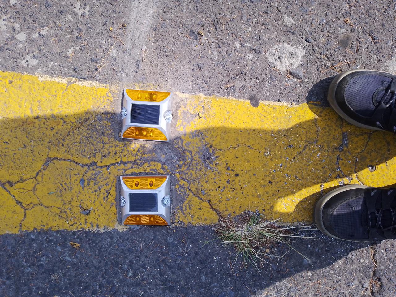 Instalación de tachas viales