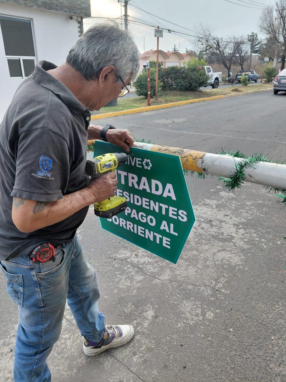 Pluma de acceso vehicular a medida